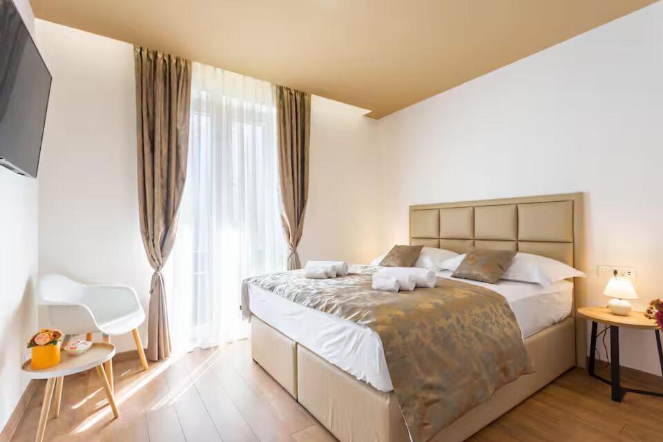 Goldenleaf Apartment